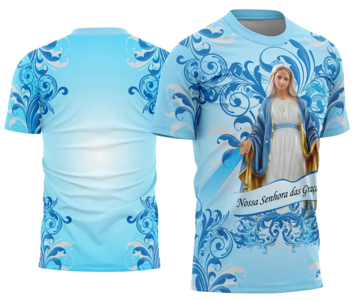 Camiseta unissex branca com logo no peito e estampa grande nas costas do tema Nossa Senhora das Graças, design exclusivo que une fé e estilo.