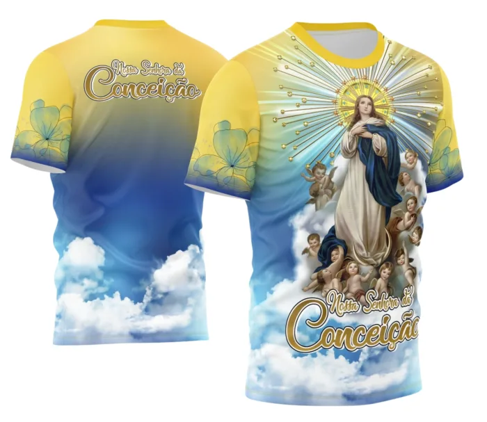 Camiseta unissex preta com logo no peito e estampa grande nas costas da Nossa Senhora Imaculada Conceição 2026, design inspirado em tema religioso, ideal para uso casual e eventos religiosos.