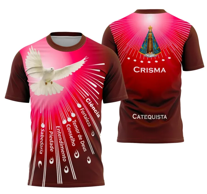 Camiseta unissex branca com logo no peito e estampa grande nas costas, tema Igreja Católica Crisma, design elegante para momentos especiais de fé