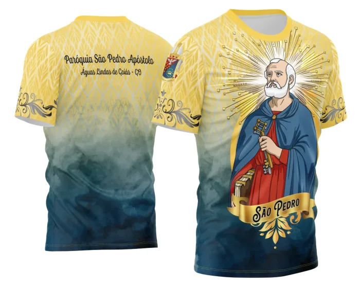 Camiseta unissex preta com logo no peito e estampa grande nas costas mostrando São Pedro tradicional, perfeita para quem busca estilo religioso e conforto.