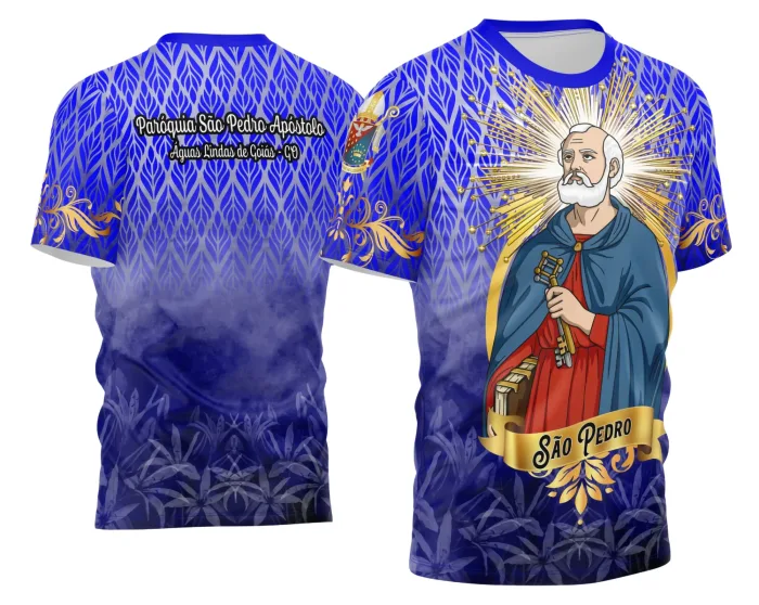 Camiseta unissex branca com logo no peito e estampa grande nas costas baseada em São Pedro Protetor, ideal para uso religioso e ocasiões especiais.