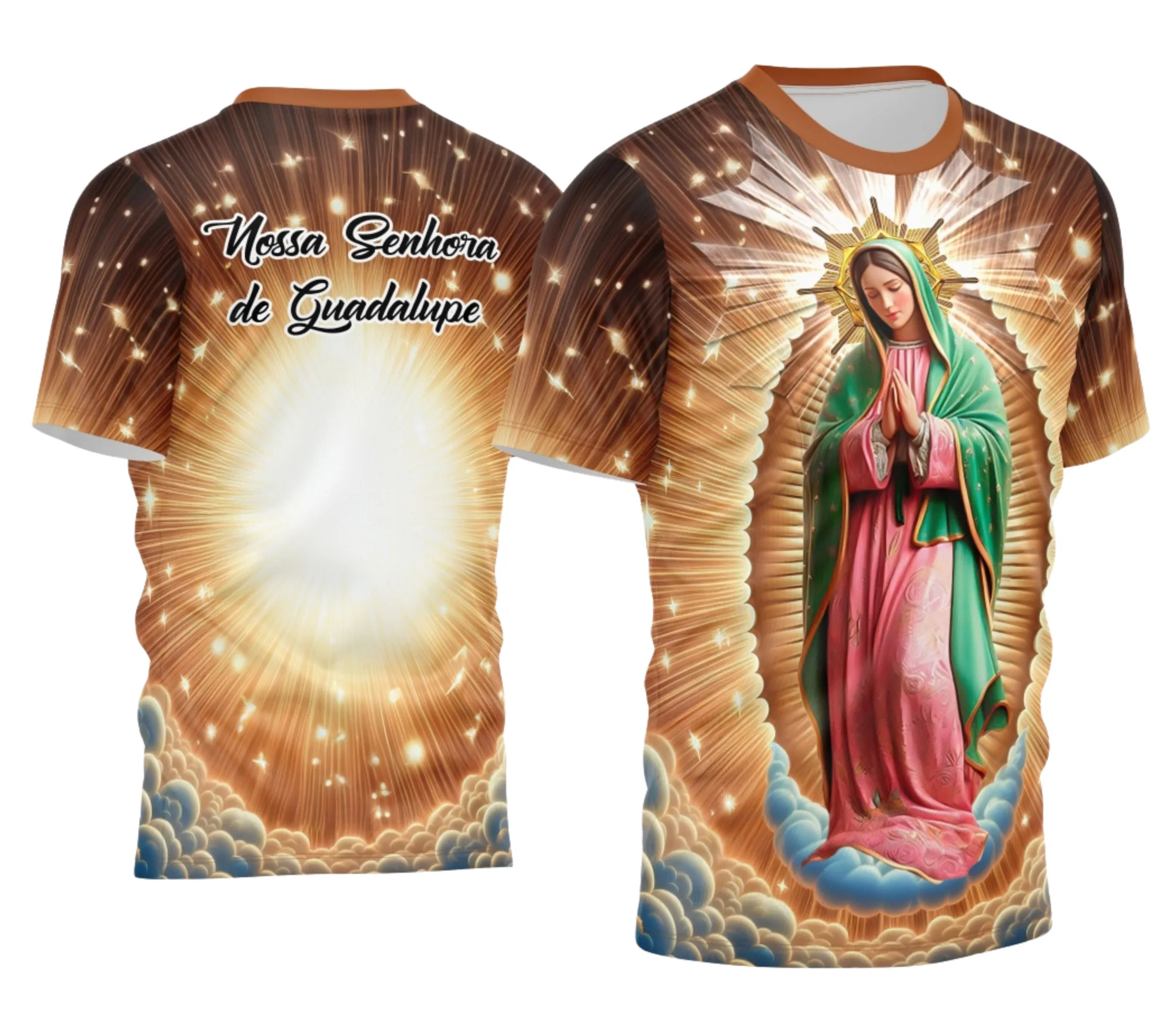 Camiseta unissex preta com logo no peito e estampa grande nas costas representando Nossa Senhora de Guadalupe, design clássico e marcante.