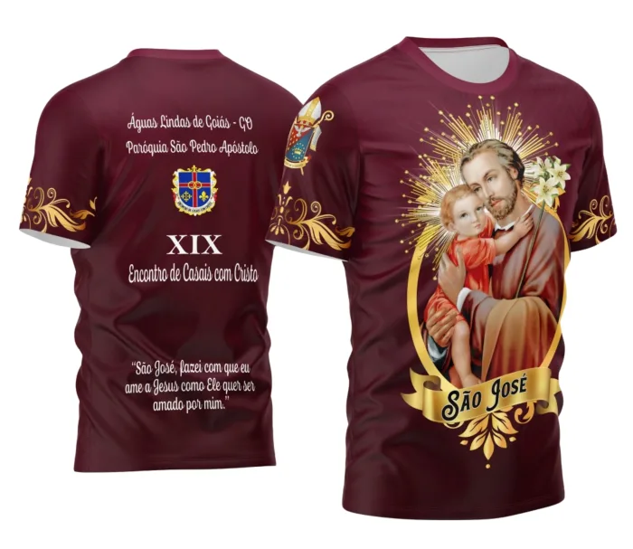 Camiseta unissex preta com logo no peito e estampa grande nas costas apresentando São José Expressiva, design impactante em branco e tons suaves para destaque religioso.
