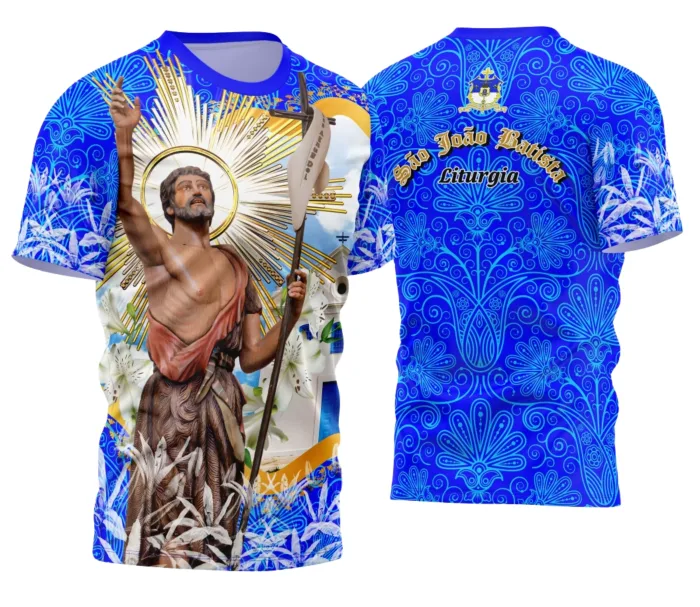 Camiseta unissex branca com logo no peito e estampa grande nas costas com tema São João Batista 2025, ideal para celebrações juninas e eventos culturais.