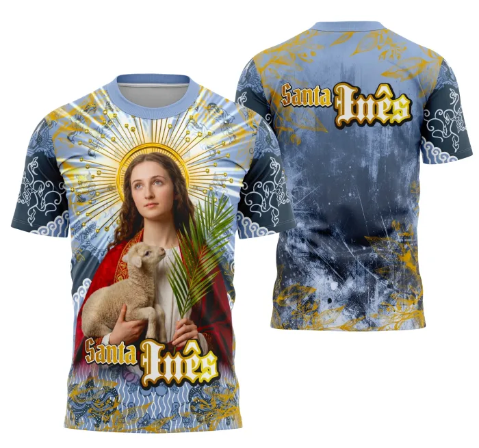 Camiseta unissex branca com logo no peito e estampa grande nas costas de Santa Inês de Roma, representando fé católica e religiosidade com design marcante e elegante.